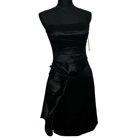 NWT BADGLEY MISCHKA Black Satin Strapless Mini With Abstract Bow Size 4 - Picture 3 of 14
